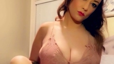 Amateur Big Boobs jerks Big Dick