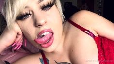Amateur Webcam Chick Masturbates On Webcam More at