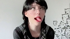 Amateur Webcam Teen Masturbates And Teases